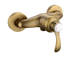 mitigeur de douche rétro pour donner un style vintage à la salle de bain