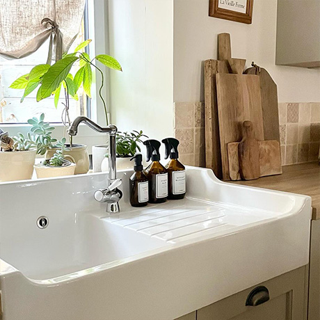 mitigeur évier rétro dans une cuisine vintage