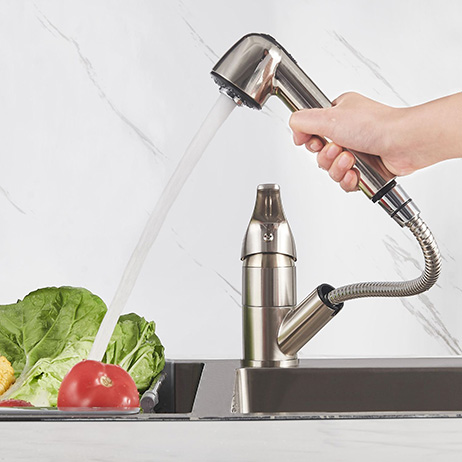 Robinet cuisine chromé avec douchette intégrée